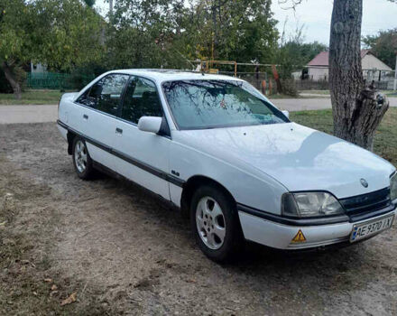 Белый Опель Омега, объемом двигателя 2 л и пробегом 260 тыс. км за 1800 $, фото 1 на Automoto.ua