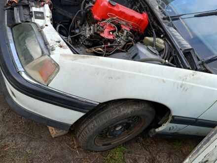 Белый Опель Омега, объемом двигателя 0 л и пробегом 400 тыс. км за 238 $, фото 1 на Automoto.ua