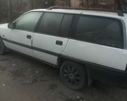 Білий Опель Омега, об'ємом двигуна 2 л та пробігом 300 тис. км за 500 $, фото 1 на Automoto.ua