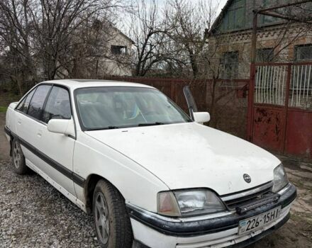 Белый Опель Омега, объемом двигателя 2 л и пробегом 100 тыс. км за 850 $, фото 1 на Automoto.ua