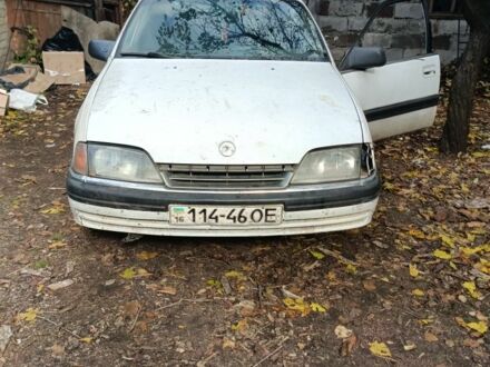 Опель Омега 1991 у Славянске на Automoto.ua Білий Опель Омега, об'ємом двигуна 0 л та пробігом 330 тис. км за 601 $, фото 1 на Automoto.ua