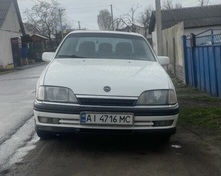 Білий Опель Омега, об'ємом двигуна 2 л та пробігом 320 тис. км за 1800 $, фото 1 на Automoto.ua