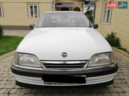Белый Опель Омега, объемом двигателя 2 л и пробегом 195 тыс. км за 2300 $, фото 1 на Automoto.ua