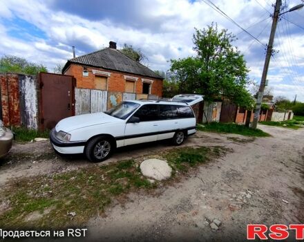 Белый Опель Омега, объемом двигателя 2 л и пробегом 0 тыс. км за 1000 $, фото 1 на Automoto.ua