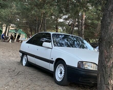 Белый Опель Омега, объемом двигателя 2 л и пробегом 2 тыс. км за 1400 $, фото 1 на Automoto.ua