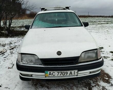 Белый Опель Омега, объемом двигателя 2 л и пробегом 1000 тыс. км за 900 $, фото 1 на Automoto.ua