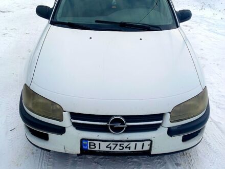 Белый Опель Омега, объемом двигателя 2 л и пробегом 270 тыс. км за 2000 $, фото 1 на Automoto.ua