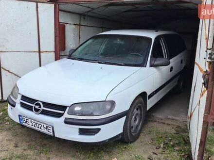 Белый Опель Омега, объемом двигателя 2 л и пробегом 300 тыс. км за 2900 $, фото 1 на Automoto.ua