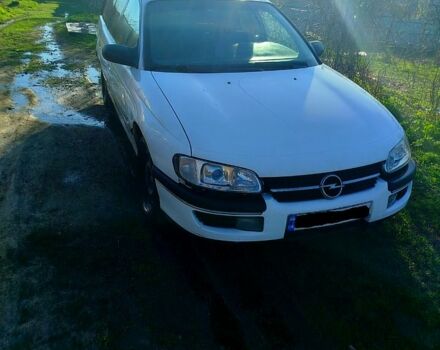 Белый Опель Омега, объемом двигателя 2 л и пробегом 200 тыс. км за 1499 $, фото 1 на Automoto.ua