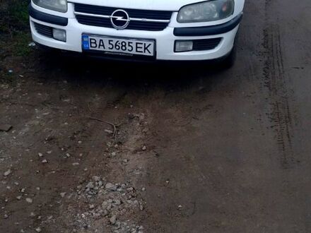 Белый Опель Омега, объемом двигателя 2 л и пробегом 425 тыс. км за 1700 $, фото 1 на Automoto.ua