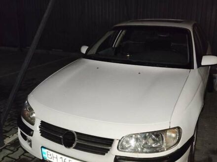 Белый Опель Омега, объемом двигателя 2 л и пробегом 209 тыс. км за 2500 $, фото 1 на Automoto.ua