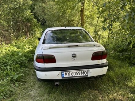 Білий Опель Омега, об'ємом двигуна 2 л та пробігом 396 тис. км за 1350 $, фото 1 на Automoto.ua