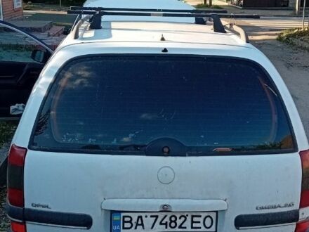 Опель Омега 1995 в Кропивницком (Кировограде) на Automoto.ua Белый Опель Омега, объемом двигателя 2 л и пробегом 200 тыс. км за 1300 $, фото 1 на Automoto.ua