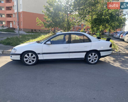 Білий Опель Омега, об'ємом двигуна 2 л та пробігом 186 тис. км за 2500 $, фото 1 на Automoto.ua