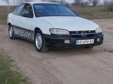 Білий Опель Омега, об'ємом двигуна 2 л та пробігом 556 тис. км за 1400 $, фото 1 на Automoto.ua