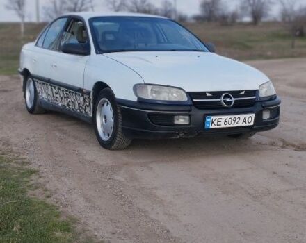 Белый Опель Омега, объемом двигателя 2 л и пробегом 556 тыс. км за 1400 $, фото 1 на Automoto.ua