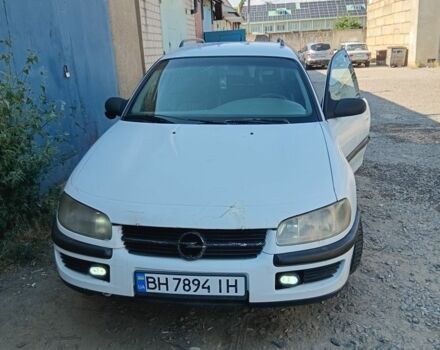 Белый Опель Омега, объемом двигателя 2.5 л и пробегом 300 тыс. км за 1600 $, фото 1 на Automoto.ua