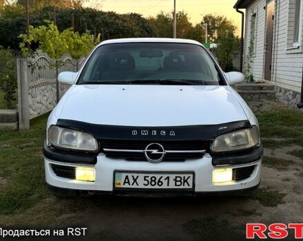 Белый Опель Омега, объемом двигателя 2 л и пробегом 200 тыс. км за 1450 $, фото 1 на Automoto.ua