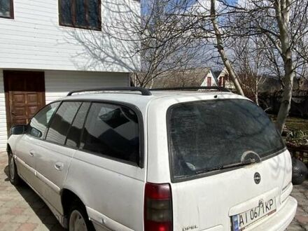 Белый Опель Омега, объемом двигателя 2 л и пробегом 450 тыс. км за 2200 $, фото 1 на Automoto.ua