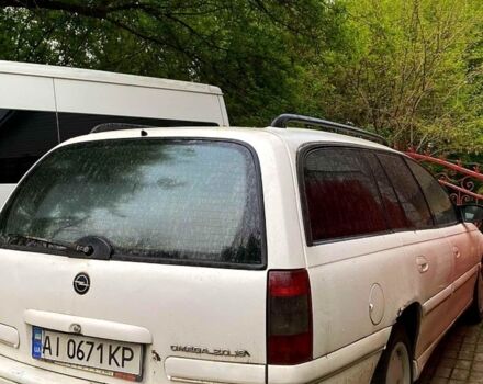 Белый Опель Омега, объемом двигателя 2 л и пробегом 480 тыс. км за 1900 $, фото 1 на Automoto.ua