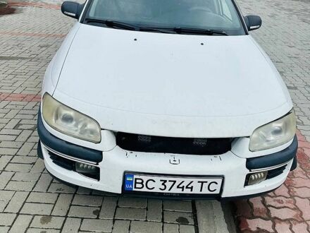 Білий Опель Омега, об'ємом двигуна 2 л та пробігом 390 тис. км за 1000 $, фото 1 на Automoto.ua