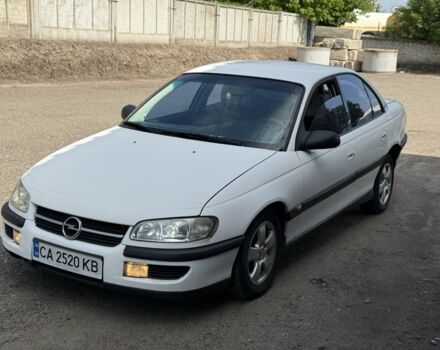 Белый Опель Омега, объемом двигателя 2 л и пробегом 250 тыс. км за 1799 $, фото 1 на Automoto.ua
