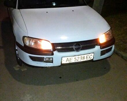 Белый Опель Омега, объемом двигателя 2.5 л и пробегом 300 тыс. км за 2000 $, фото 1 на Automoto.ua