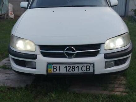 Опель Омега 1998 в Кременчуге на Automoto.ua Белый Опель Омега, объемом двигателя 2 л и пробегом 395 тыс. км за 2400 $, фото 1 на Automoto.ua