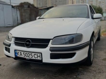 Белый Опель Омега, объемом двигателя 2 л и пробегом 389 тыс. км за 2200 $, фото 1 на Automoto.ua