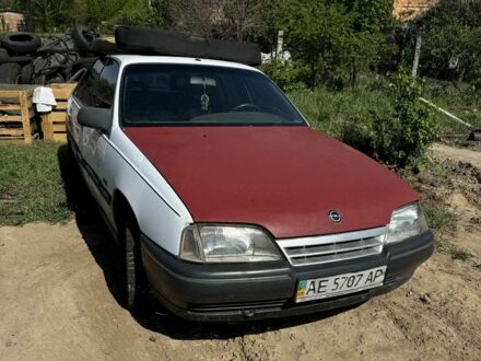 Опель Омега 1999 у Лебедине на Automoto.ua Білий Опель Омега, об'ємом двигуна 0 л та пробігом 200 тис. км за 133 $, фото 1 на Automoto.ua