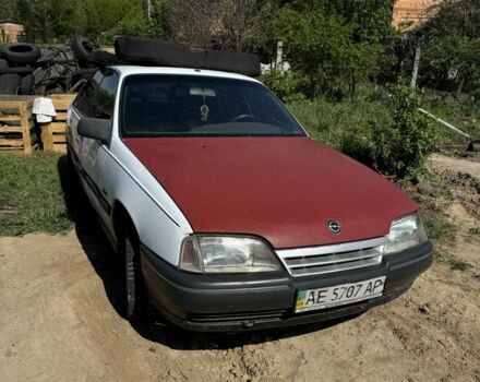 Білий Опель Омега, об'ємом двигуна 0 л та пробігом 200 тис. км за 133 $, фото 1 на Automoto.ua