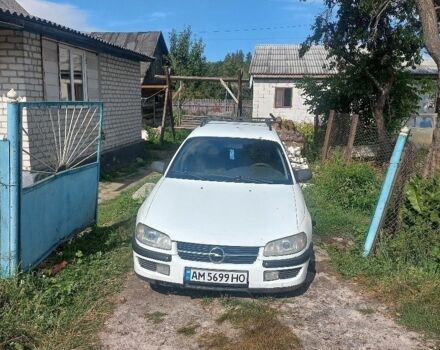 Белый Опель Омега, объемом двигателя 2 л и пробегом 442 тыс. км за 1894 $, фото 1 на Automoto.ua
