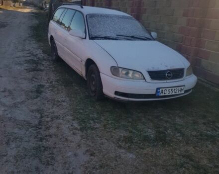 Белый Опель Омега, объемом двигателя 2.2 л и пробегом 250 тыс. км за 599 $, фото 1 на Automoto.ua