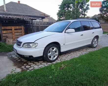 Белый Опель Омега, объемом двигателя 2.2 л и пробегом 275 тыс. км за 3500 $, фото 1 на Automoto.ua