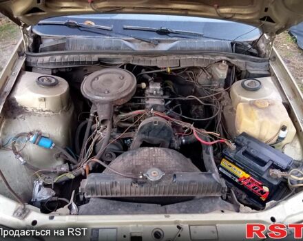 Бежевий Опель Омега, об'ємом двигуна 1.8 л та пробігом 300 тис. км за 800 $, фото 4 на Automoto.ua