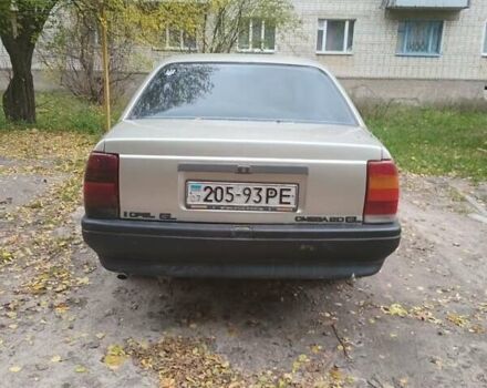 Опель Омега 1987 в Коростене на Automoto.ua Бежевый Опель Омега, объемом двигателя 0 л и пробегом 317 тыс. км за 600 $, фото 3 на Automoto.ua