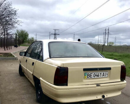 Бежевий Опель Омега, об'ємом двигуна 1.8 л та пробігом 182 тис. км за 850 $, фото 3 на Automoto.ua