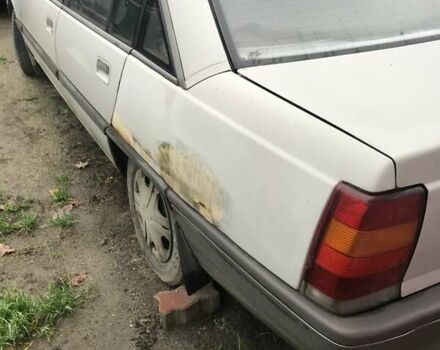 Бежевый Опель Омега, объемом двигателя 1.8 л и пробегом 500 тыс. км за 700 $, фото 1 на Automoto.ua