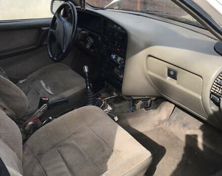 Бежевий Опель Омега, об'ємом двигуна 1.8 л та пробігом 182 тис. км за 850 $, фото 5 на Automoto.ua