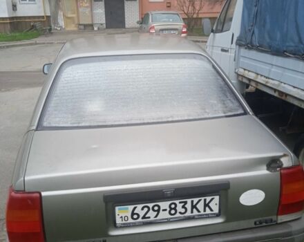 Бежевый Опель Омега, объемом двигателя 2 л и пробегом 300 тыс. км за 1020 $, фото 3 на Automoto.ua