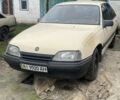 Бежевий Опель Омега, об'ємом двигуна 2 л та пробігом 380 тис. км за 750 $, фото 1 на Automoto.ua