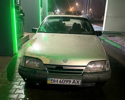 Опель Омега 1988 в Одессе на Automoto.ua Бежевый Опель Омега, объемом двигателя 2 л и пробегом 339 тыс. км за 600 $, фото 4 на Automoto.ua