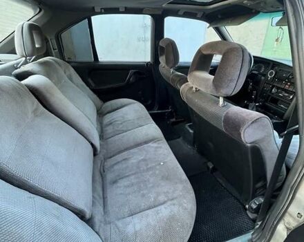 Бежевый Опель Омега, объемом двигателя 2.3 л и пробегом 396 тыс. км за 1500 $, фото 4 на Automoto.ua