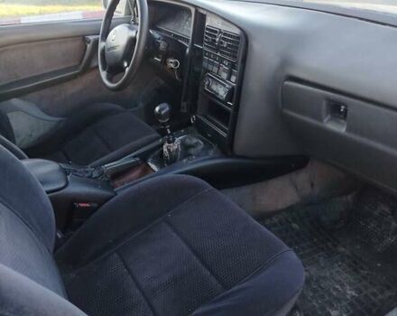 Бежевый Опель Омега, объемом двигателя 2 л и пробегом 300 тыс. км за 750 $, фото 6 на Automoto.ua