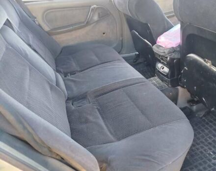 Бежевый Опель Омега, объемом двигателя 2 л и пробегом 300 тыс. км за 750 $, фото 7 на Automoto.ua