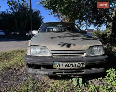 Бежевый Опель Омега, объемом двигателя 2 л и пробегом 450 тыс. км за 950 $, фото 4 на Automoto.ua
