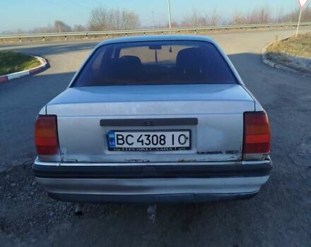 Бежевый Опель Омега, объемом двигателя 2 л и пробегом 300 тыс. км за 750 $, фото 3 на Automoto.ua