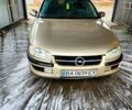 Бежевий Опель Омега, об'ємом двигуна 2 л та пробігом 350 тис. км за 1300 $, фото 1 на Automoto.ua