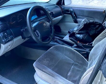 Бежевый Опель Омега, объемом двигателя 2 л и пробегом 288 тыс. км за 1500 $, фото 6 на Automoto.ua