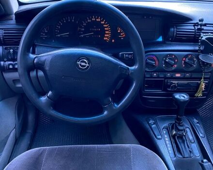 Бежевый Опель Омега, объемом двигателя 2 л и пробегом 288 тыс. км за 1500 $, фото 3 на Automoto.ua